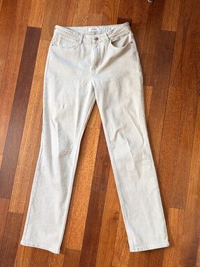 Wrangler High Rise True Straight Jean in Athena Beige Size 8 32" Inseam